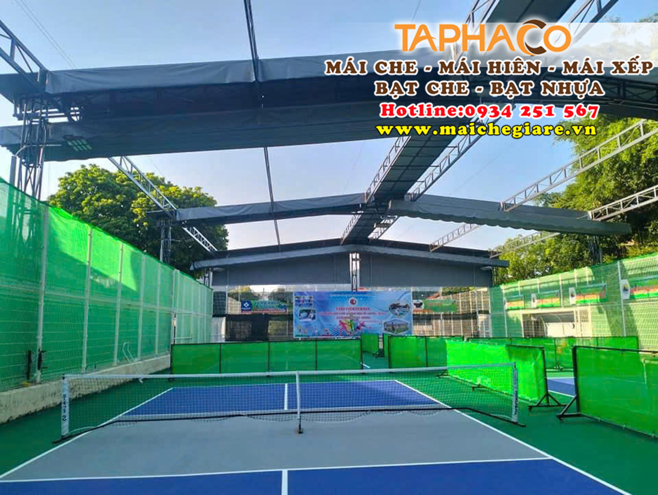 Lắp đặt mái xếp lượn sóng che sân Pickleball ngoài trời
